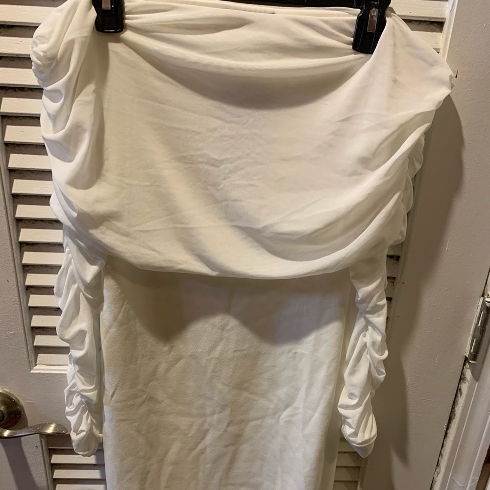 White off the shoulder body con dress